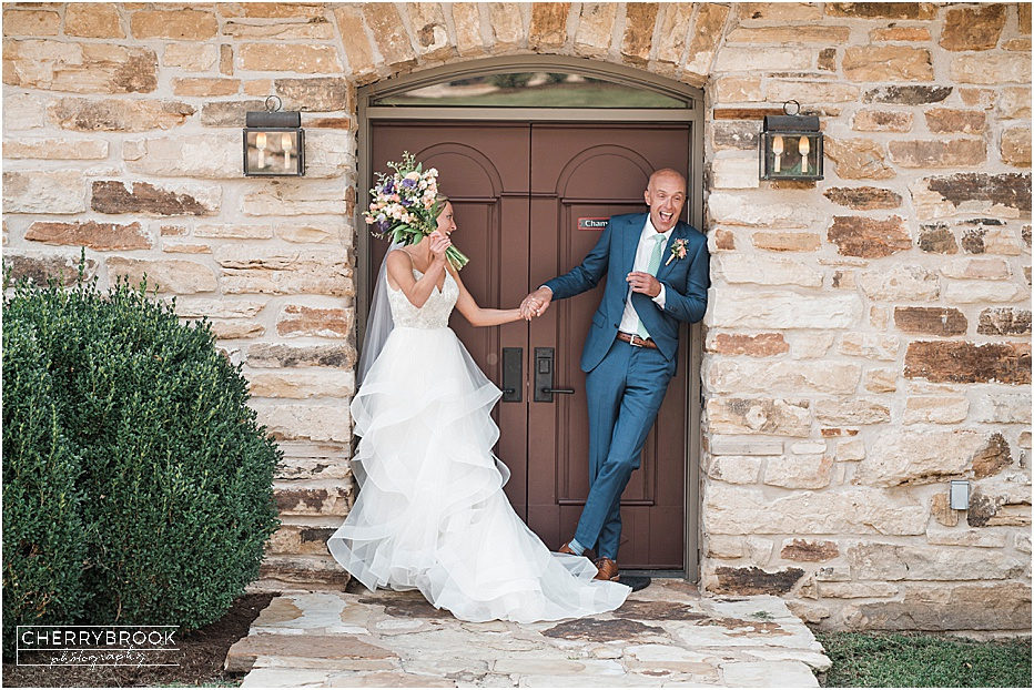 Fall outdoor wedding at Hermannhof Winery in Hermann, MO.